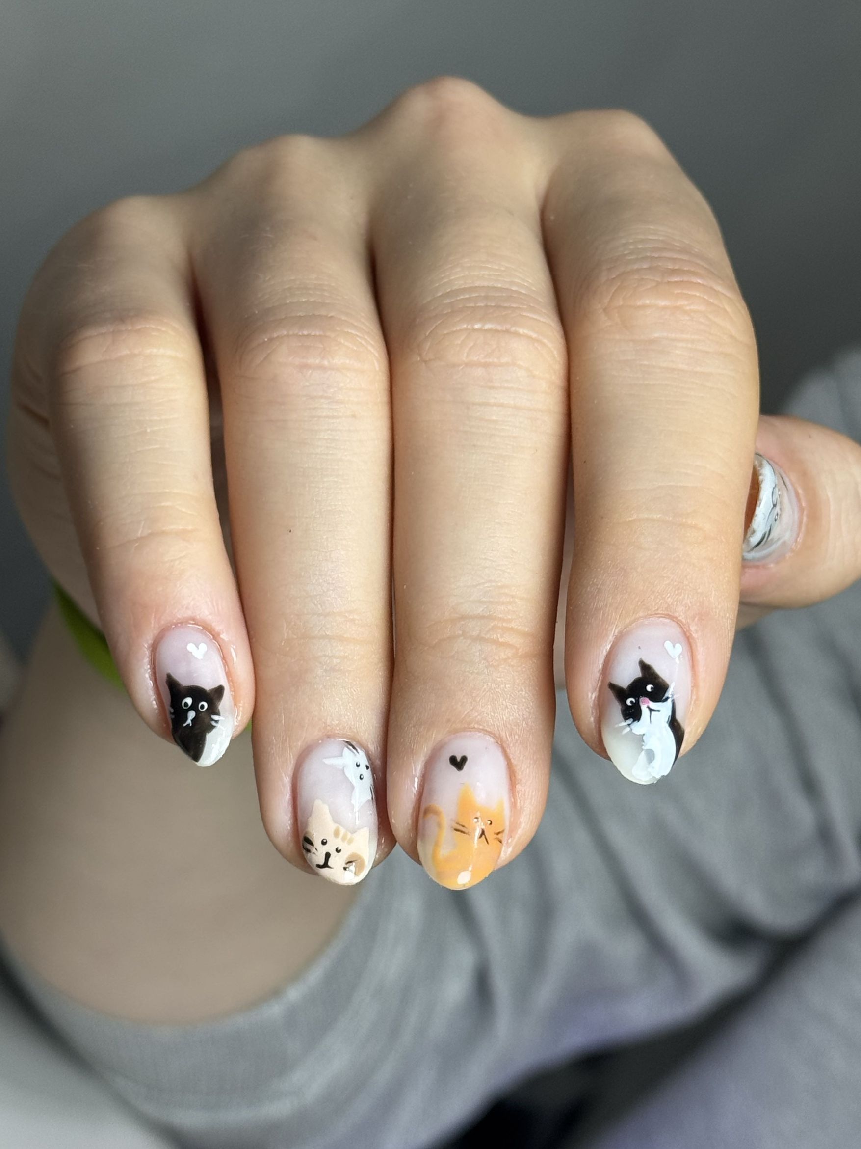 Nail art con ilustraciones de gatitos